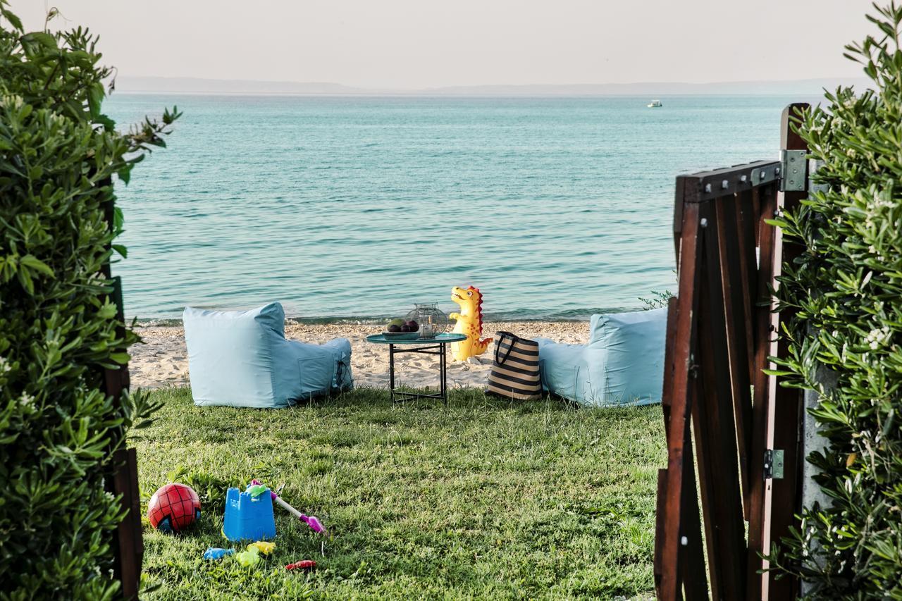 Hestia Beachfront Villa Polychrono Exterior foto
